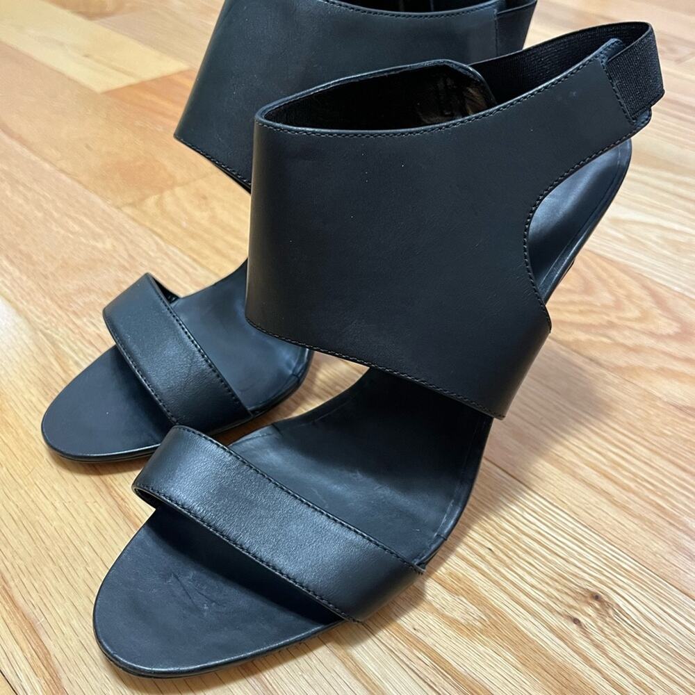 Manolo Blahnik Black Sling Back Sandals Size 39